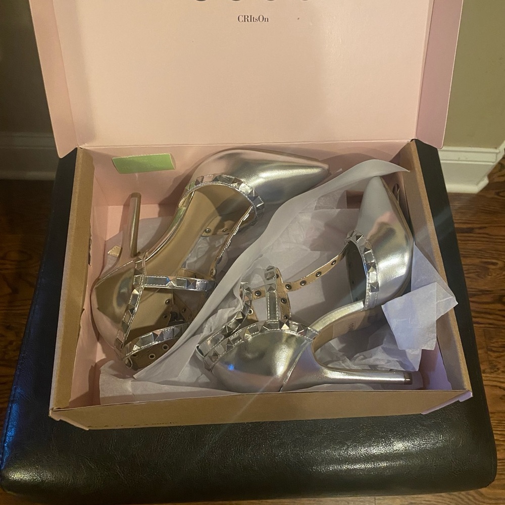 BRAND NEW Silver Charlotte Russe Heels